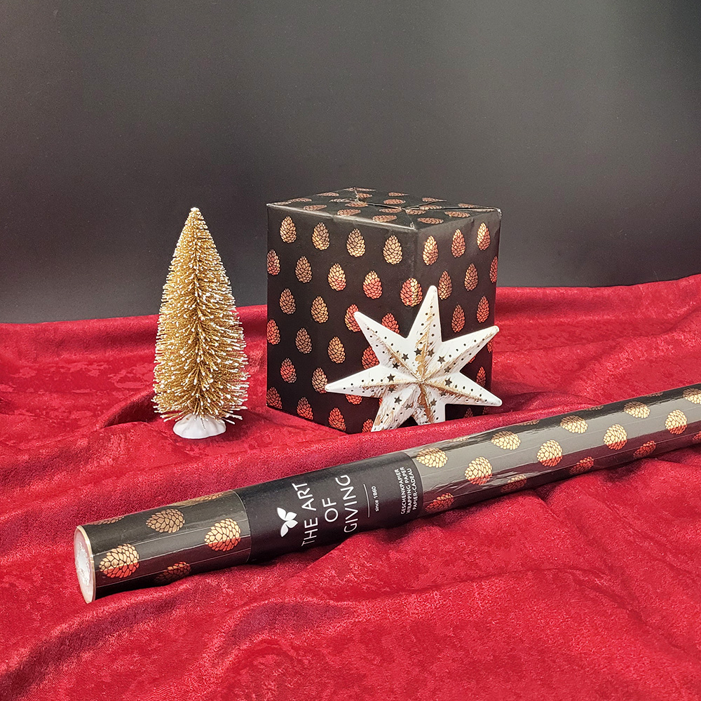 Бумага упаковочная для подарков рулон Stewo Saga, 0.7 x 1.5 м, черный Шишки-4