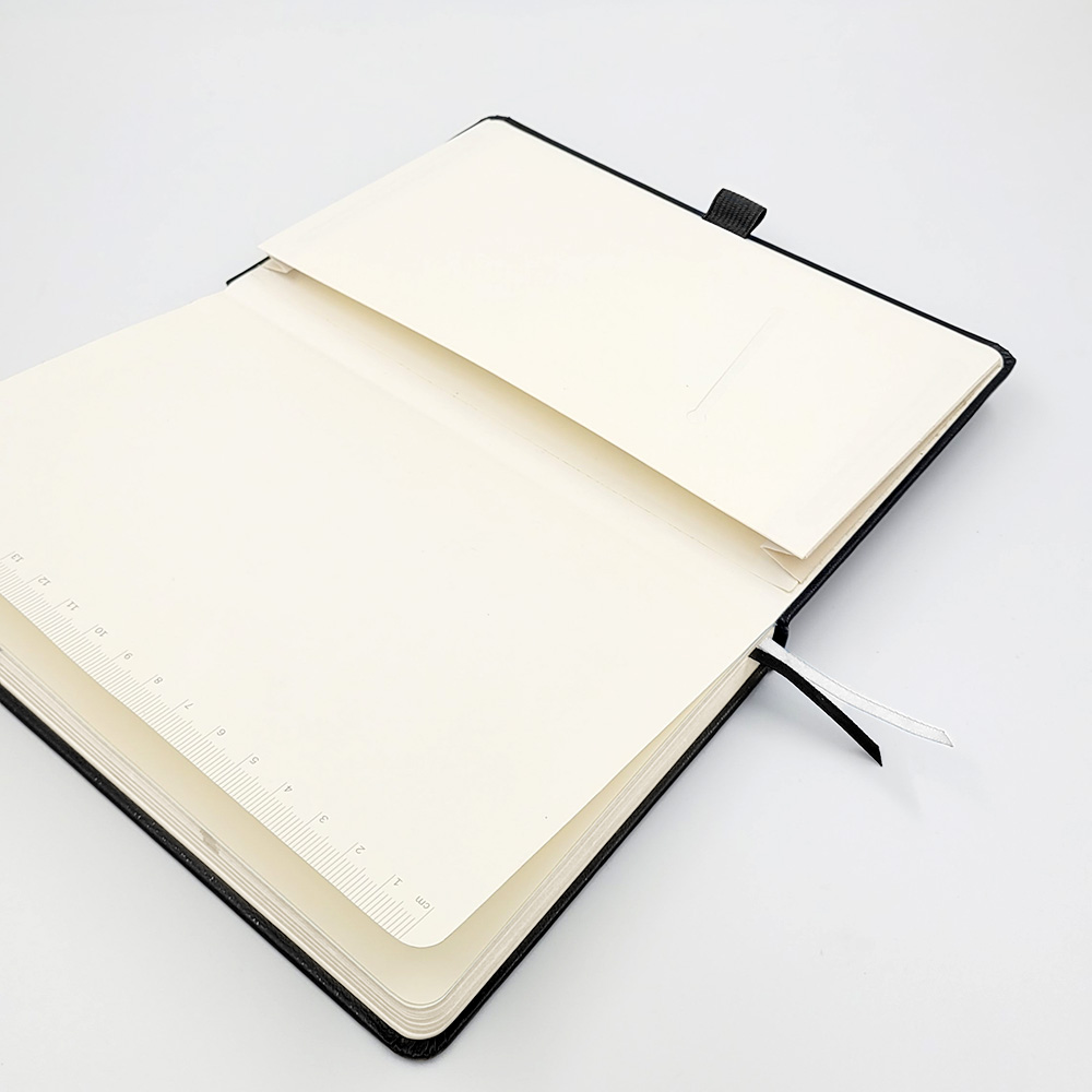 Блокнот Brunnen Компаньон Металлик, на резинке, точка, 80 гр/м2, 12.5 х 19.5 см, 96 листов Золотой металлик-8